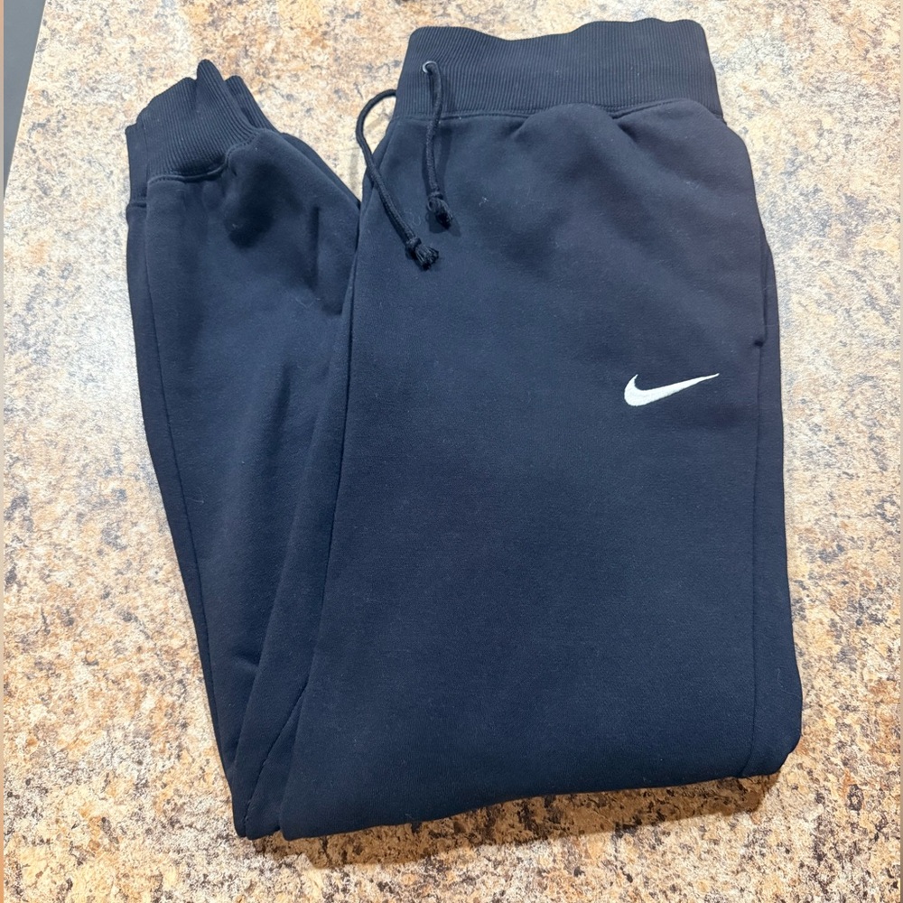 Nike Women's Phoenix Fleece High-Waisted Joggers - Picture 4 of 6